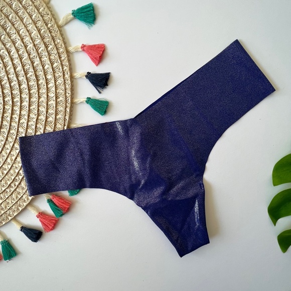 Victoria's Secret Sexy Illusions No Show Thong Panty Violet Shimmer M NEW - Picture 6 of 7